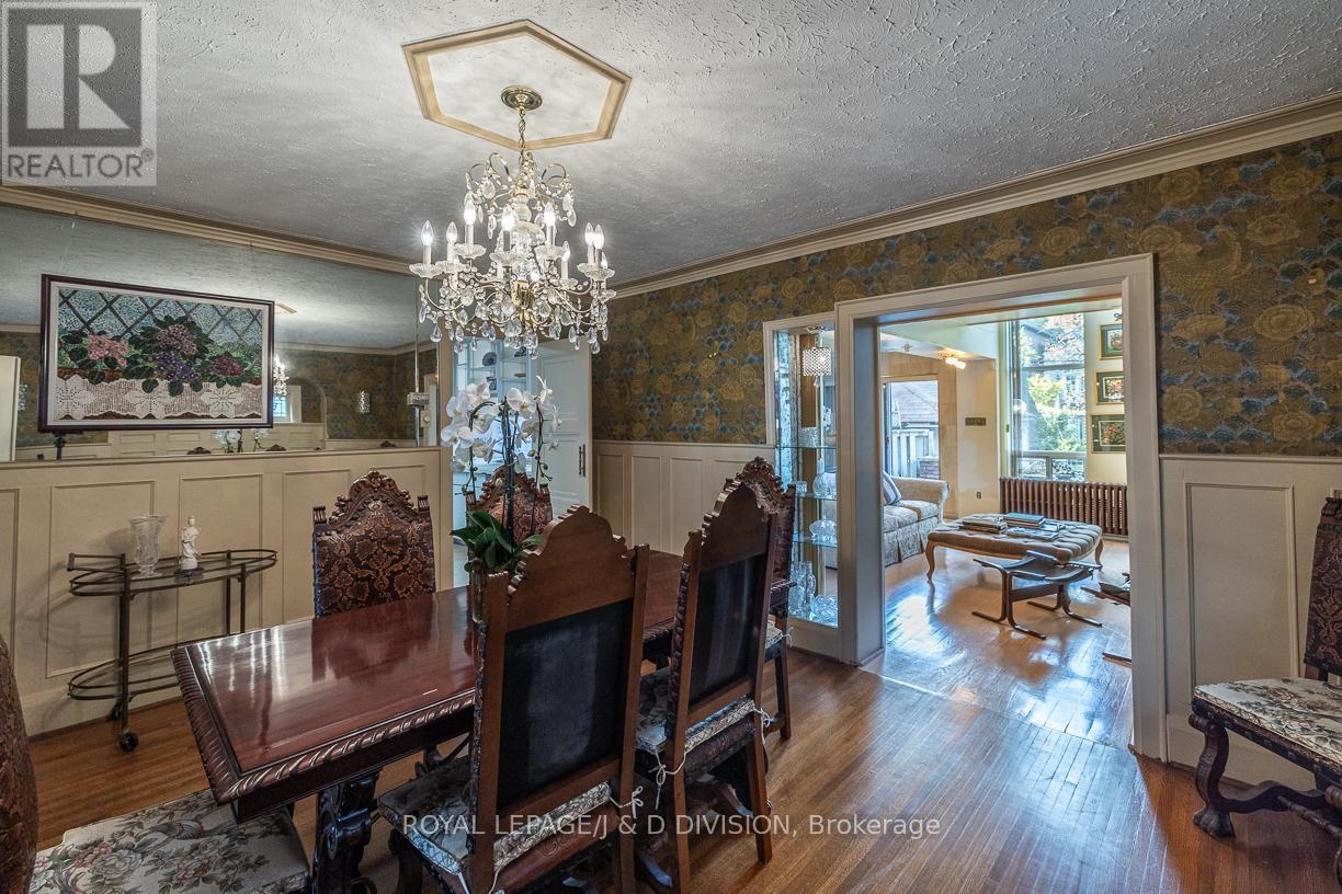 210 Rosemary Road, Toronto, Ontario  M5P 3E1 - Photo 9 - C12504630