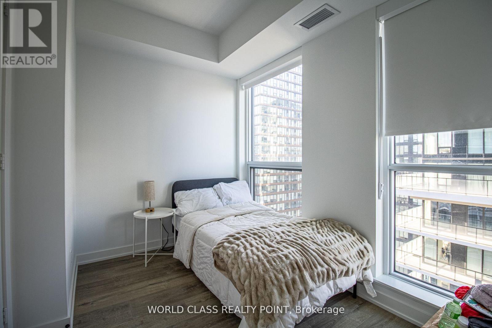 3904 - 327 King Street W, Toronto, Ontario  M5V 0W7 - Photo 9 - C12504722