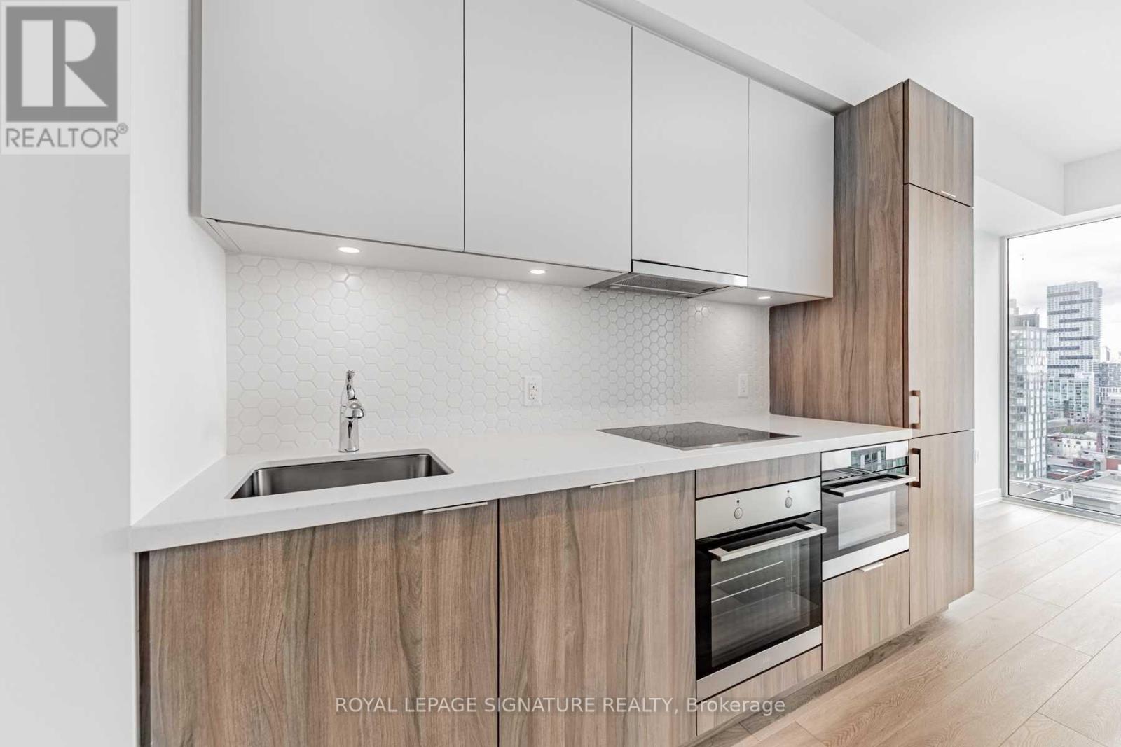 1906 - 158 Front Street E, Toronto, Ontario  M5A 0K9 - Photo 4 - C12504748