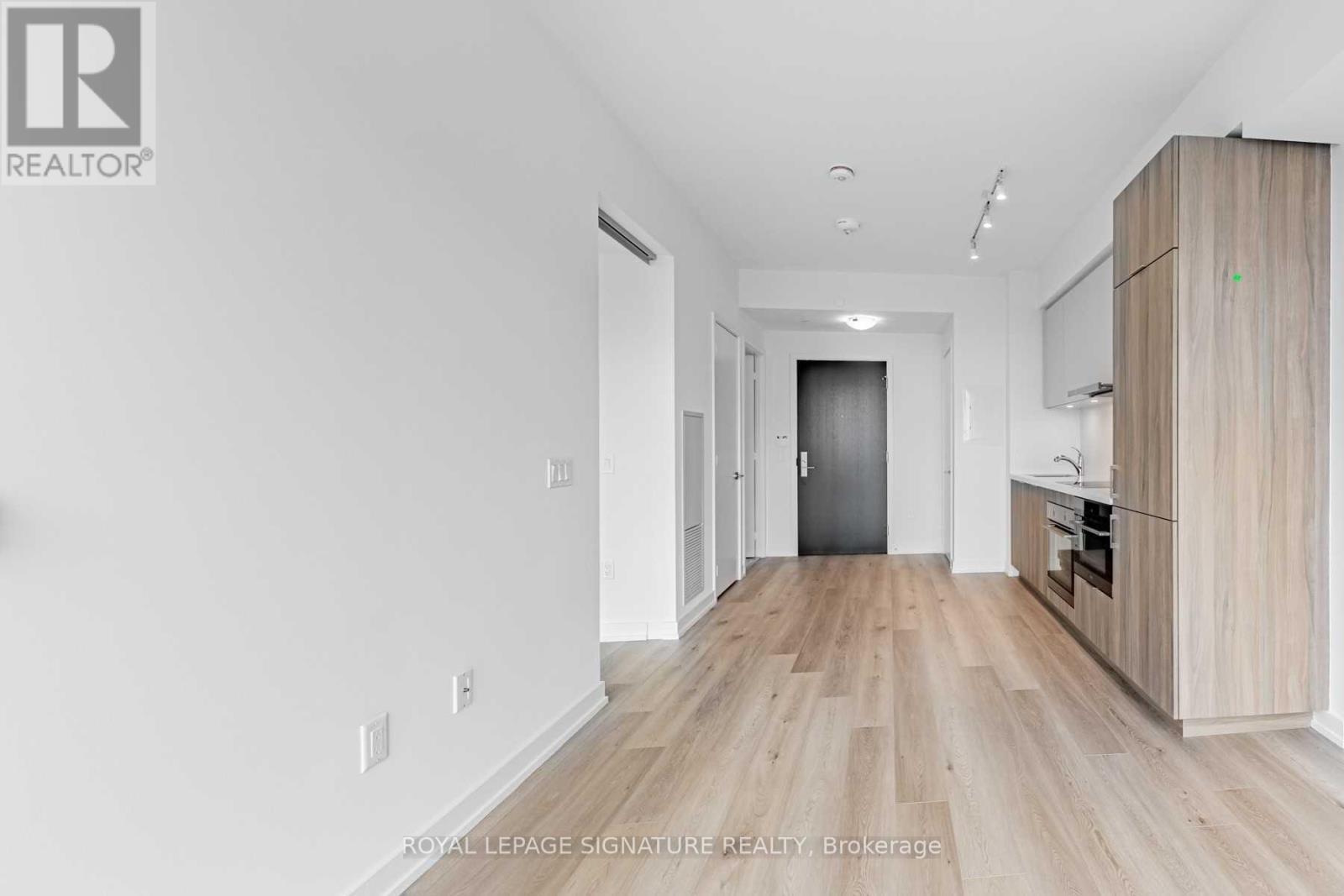 1906 - 158 Front Street E, Toronto, Ontario  M5A 0K9 - Photo 8 - C12504748