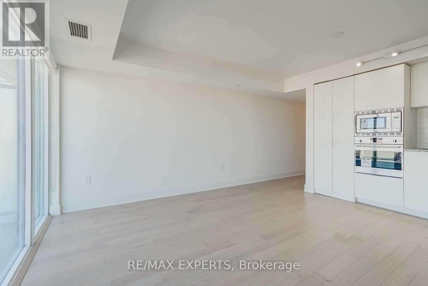 1511 - 955 Bay Street, Toronto, Ontario  M5S 0C6 - Photo 4 - C12504802