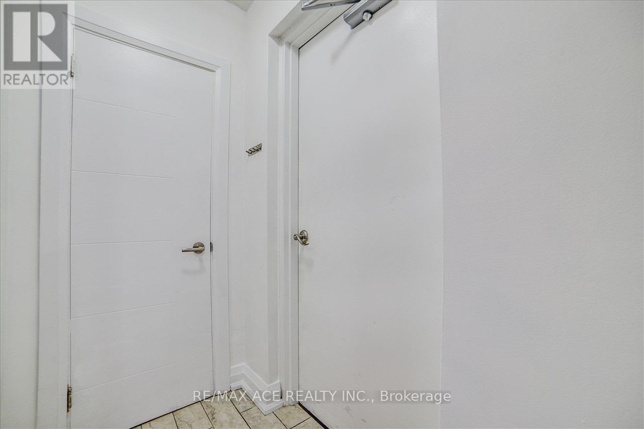 2 - 170 Elder Street, Toronto, Ontario  M3H 5H1 - Photo 2 - C12504804