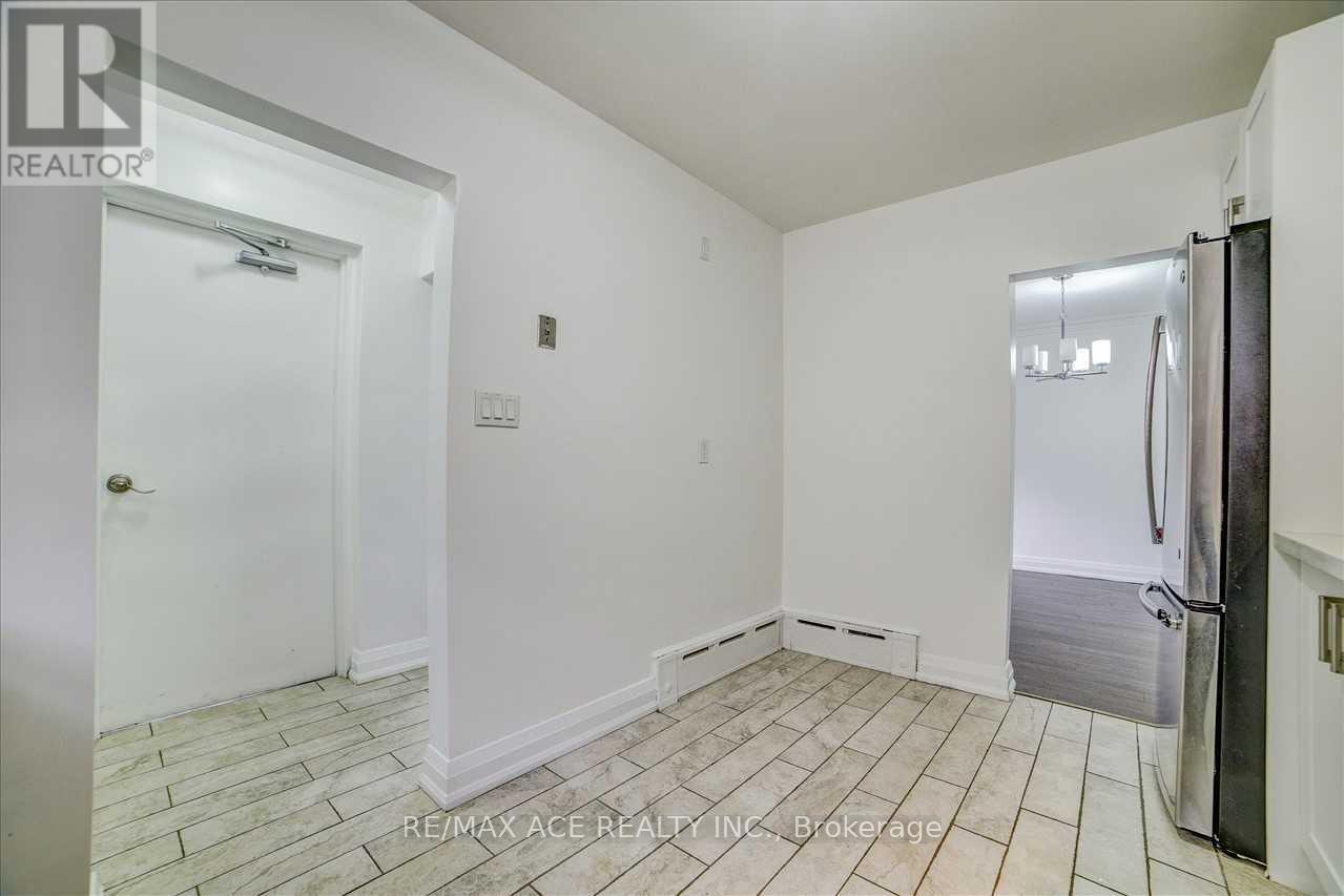 2 - 170 Elder Street, Toronto, Ontario  M3H 5H1 - Photo 5 - C12504804