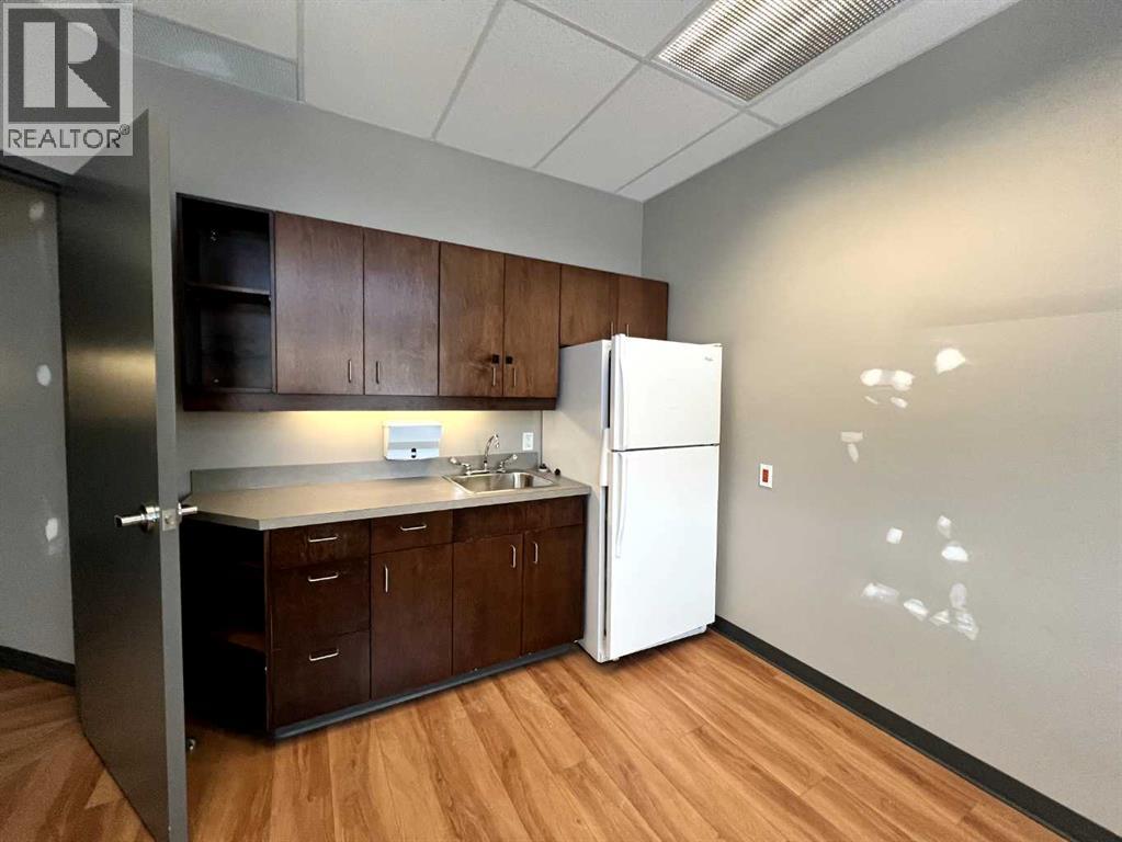 201a, 3215 49 Avenue, Red Deer, Alberta  T2N 0M8 - Photo 9 - A2183868