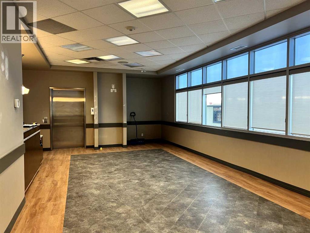 201a, 3215 49 Avenue, Red Deer, Alberta  T2N 0M8 - Photo 2 - A2183868