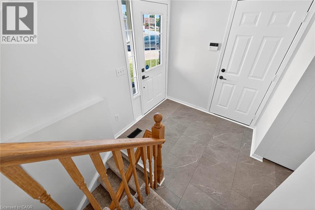 28 Calvin Court, Cambridge, Ontario  N3C 4J5 - Photo 6 - 40765395