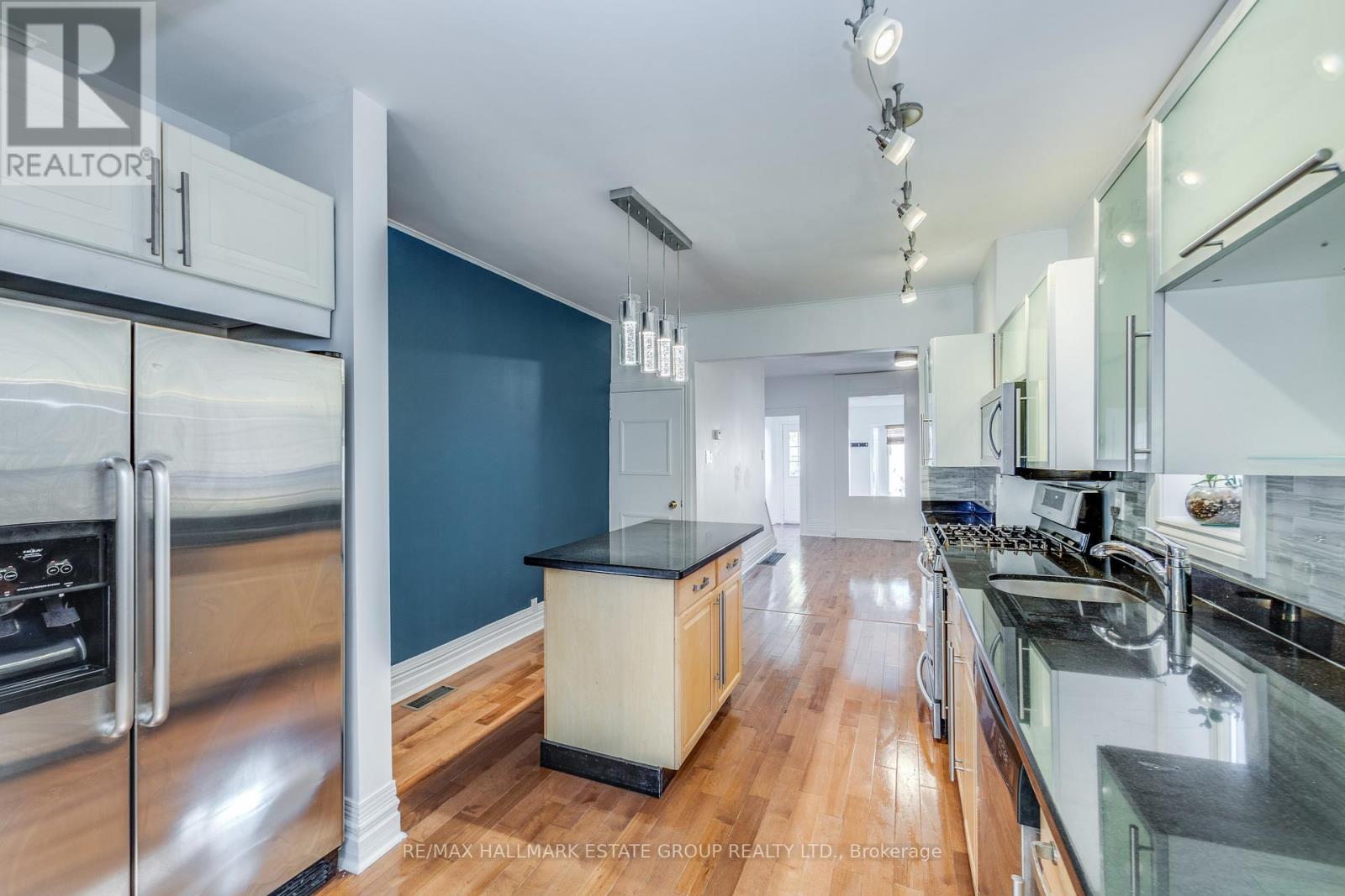 50 Logan Avenue, Toronto, Ontario  M4M 2M8 - Photo 14 - E12504674