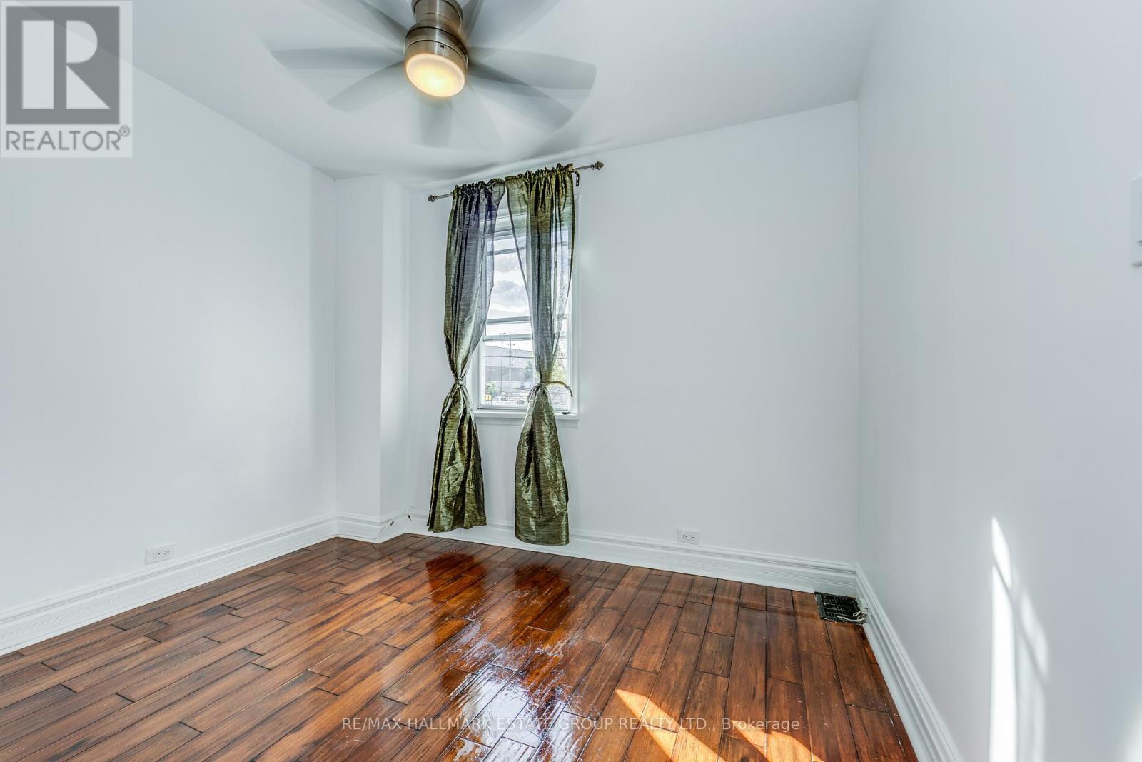 50 Logan Avenue, Toronto, Ontario  M4M 2M8 - Photo 28 - E12504674