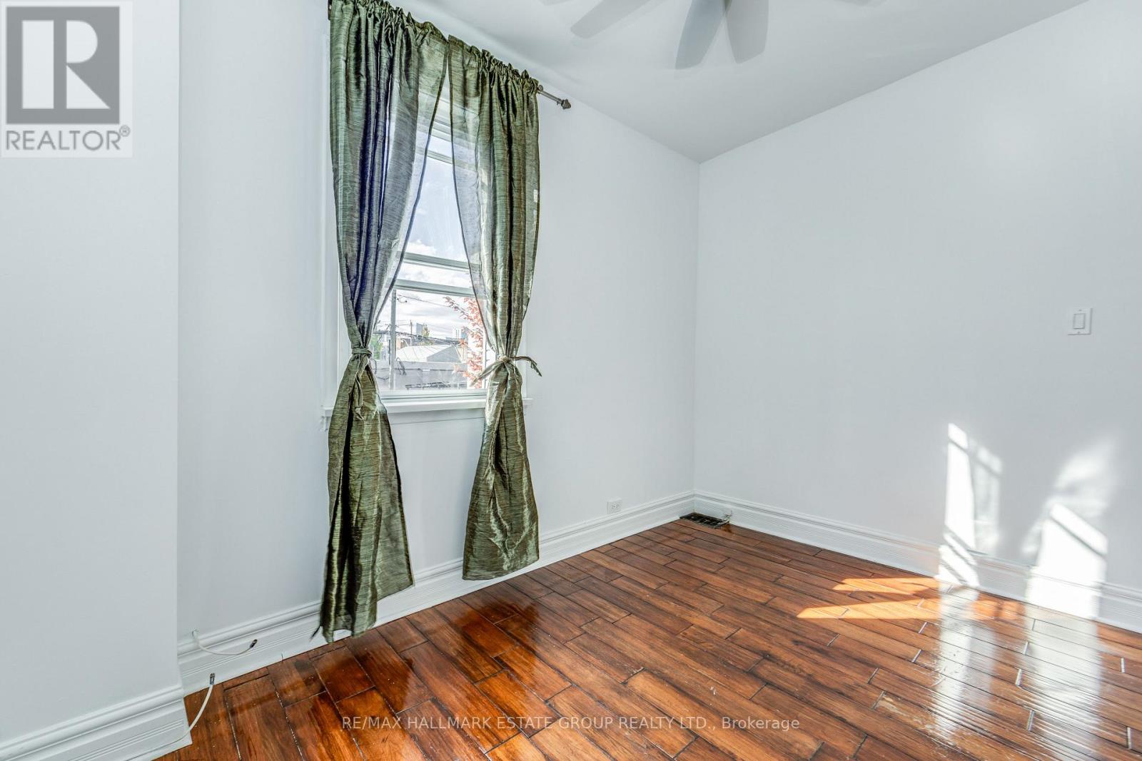 50 Logan Avenue, Toronto, Ontario  M4M 2M8 - Photo 29 - E12504674