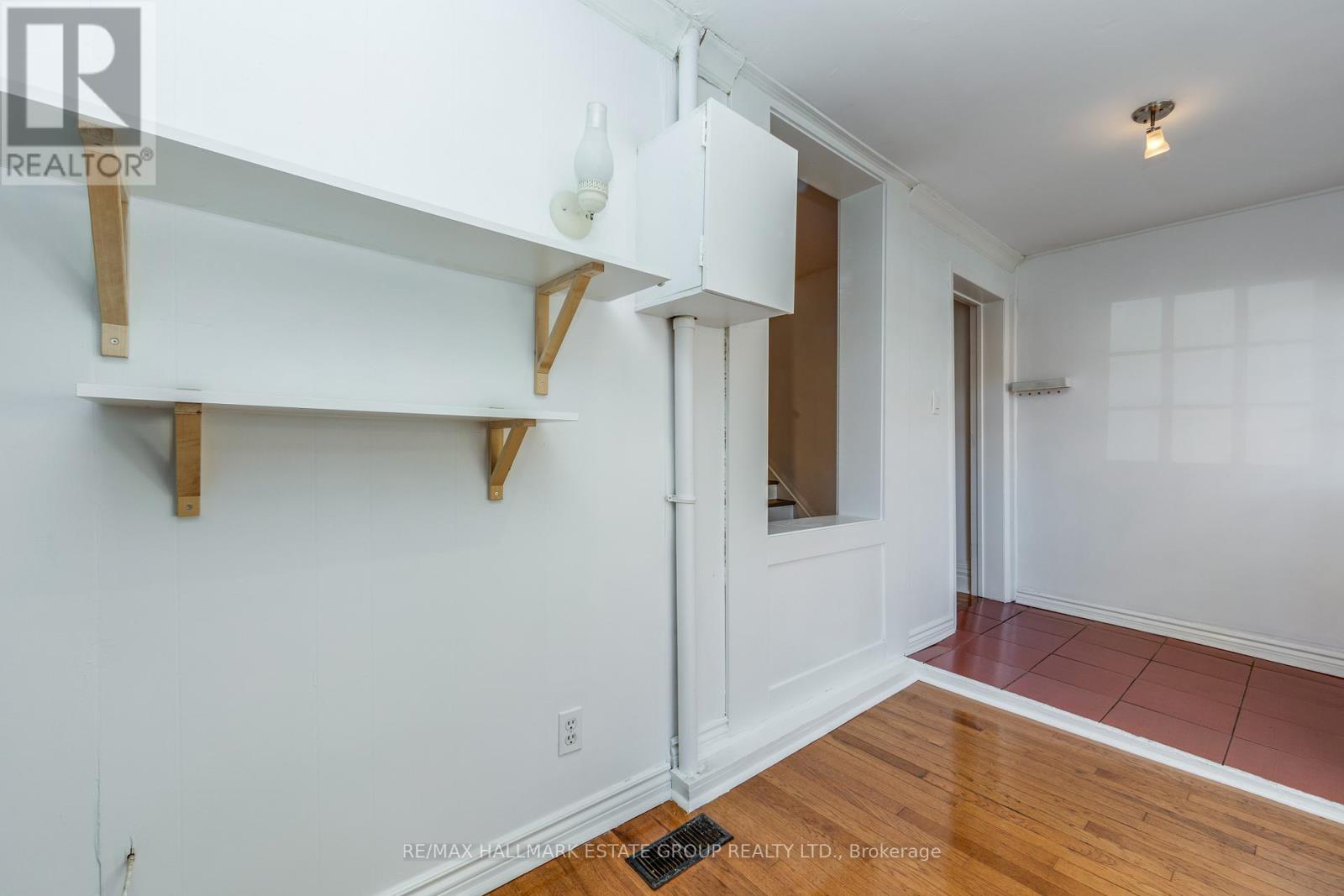 50 Logan Avenue, Toronto, Ontario  M4M 2M8 - Photo 4 - E12504674