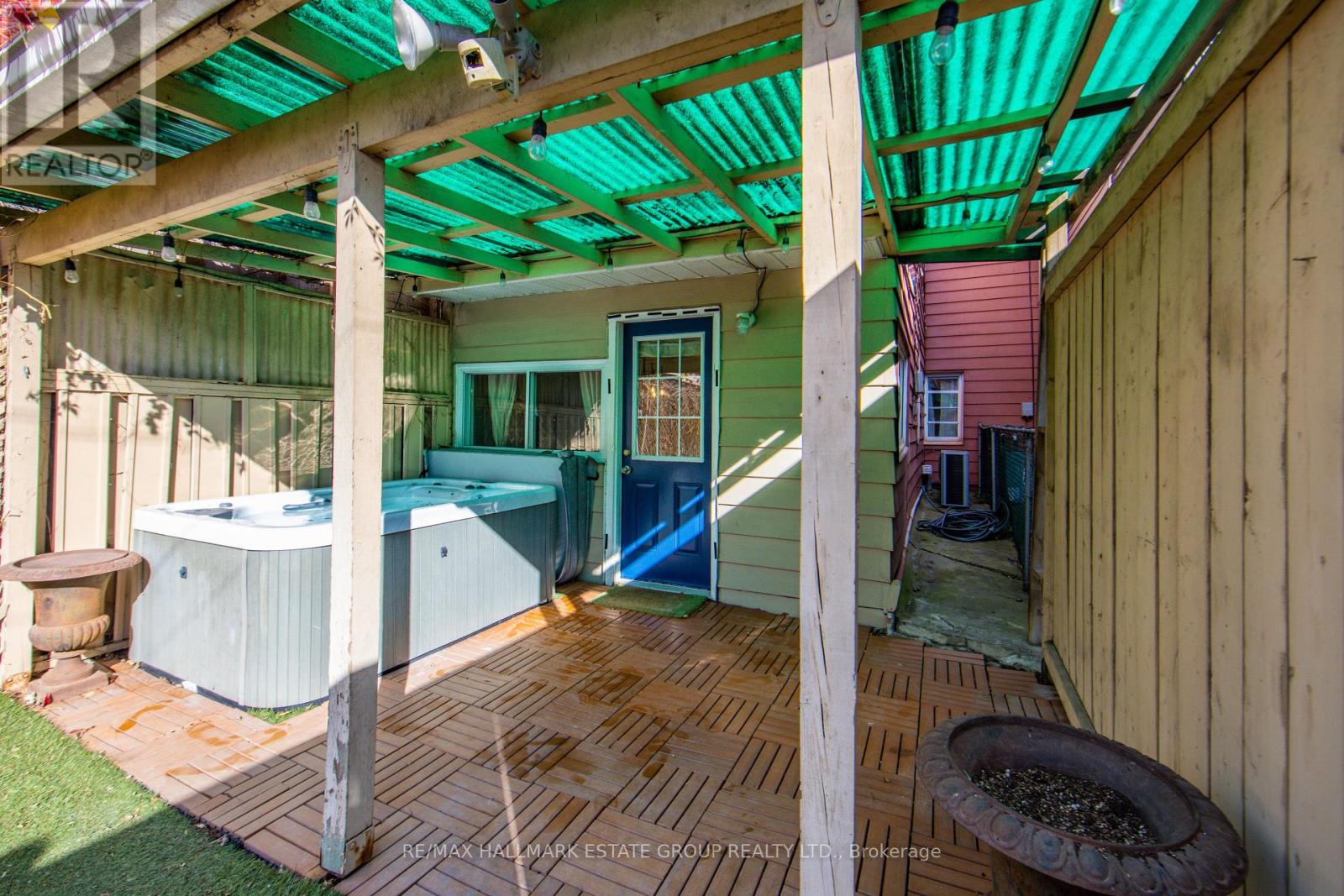 50 Logan Avenue, Toronto, Ontario  M4M 2M8 - Photo 45 - E12504674