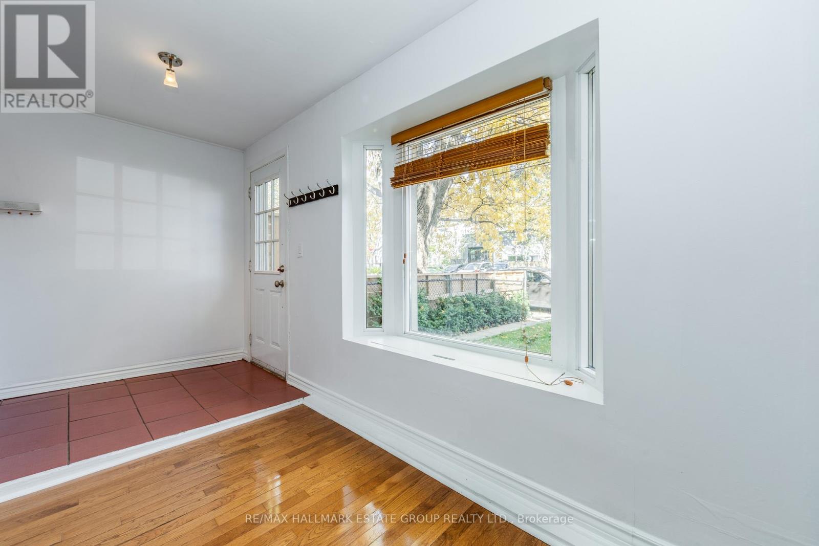 50 Logan Avenue, Toronto, Ontario  M4M 2M8 - Photo 5 - E12504674