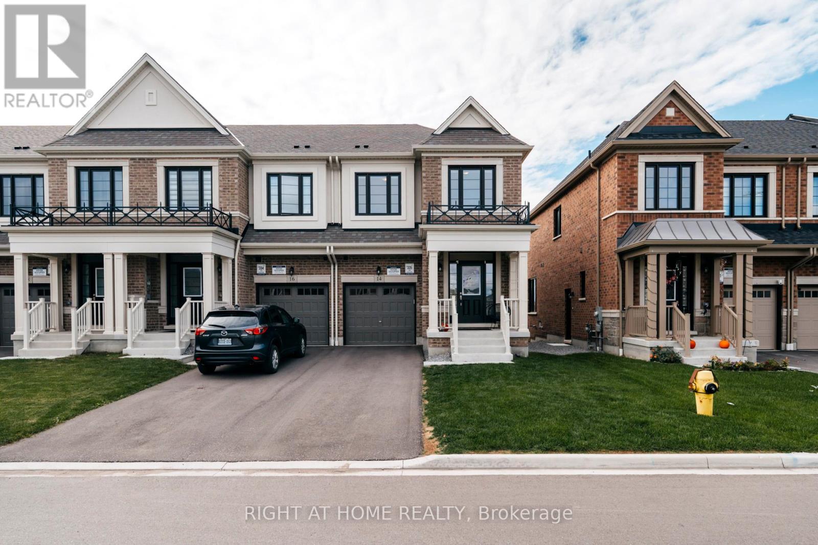 14 VELVET DRIVE, Whitby, Ontario