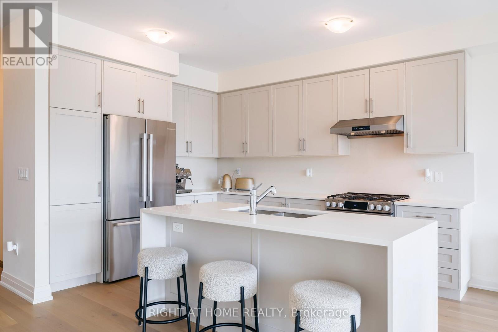 14 Velvet Drive, Whitby, Ontario  L1P 0P6 - Photo 10 - E12504844