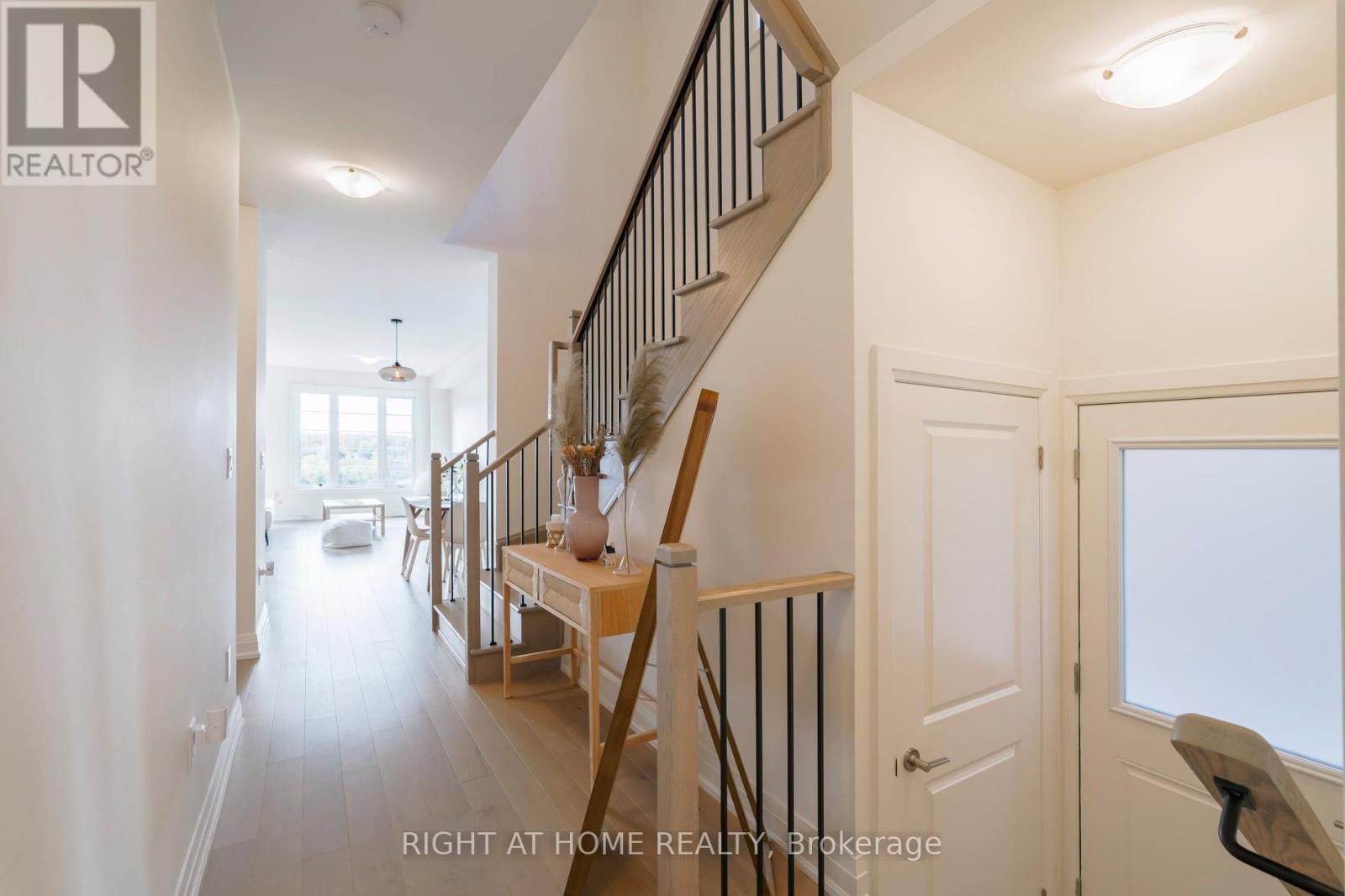 14 Velvet Drive, Whitby, Ontario  L1P 0P6 - Photo 3 - E12504844