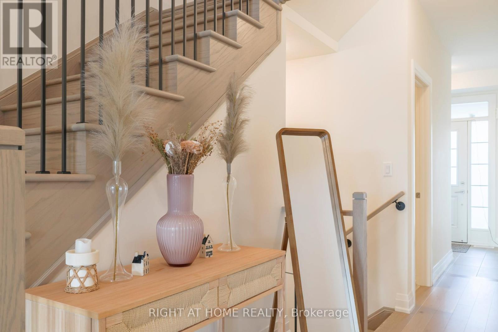 14 Velvet Drive, Whitby, Ontario  L1P 0P6 - Photo 4 - E12504844