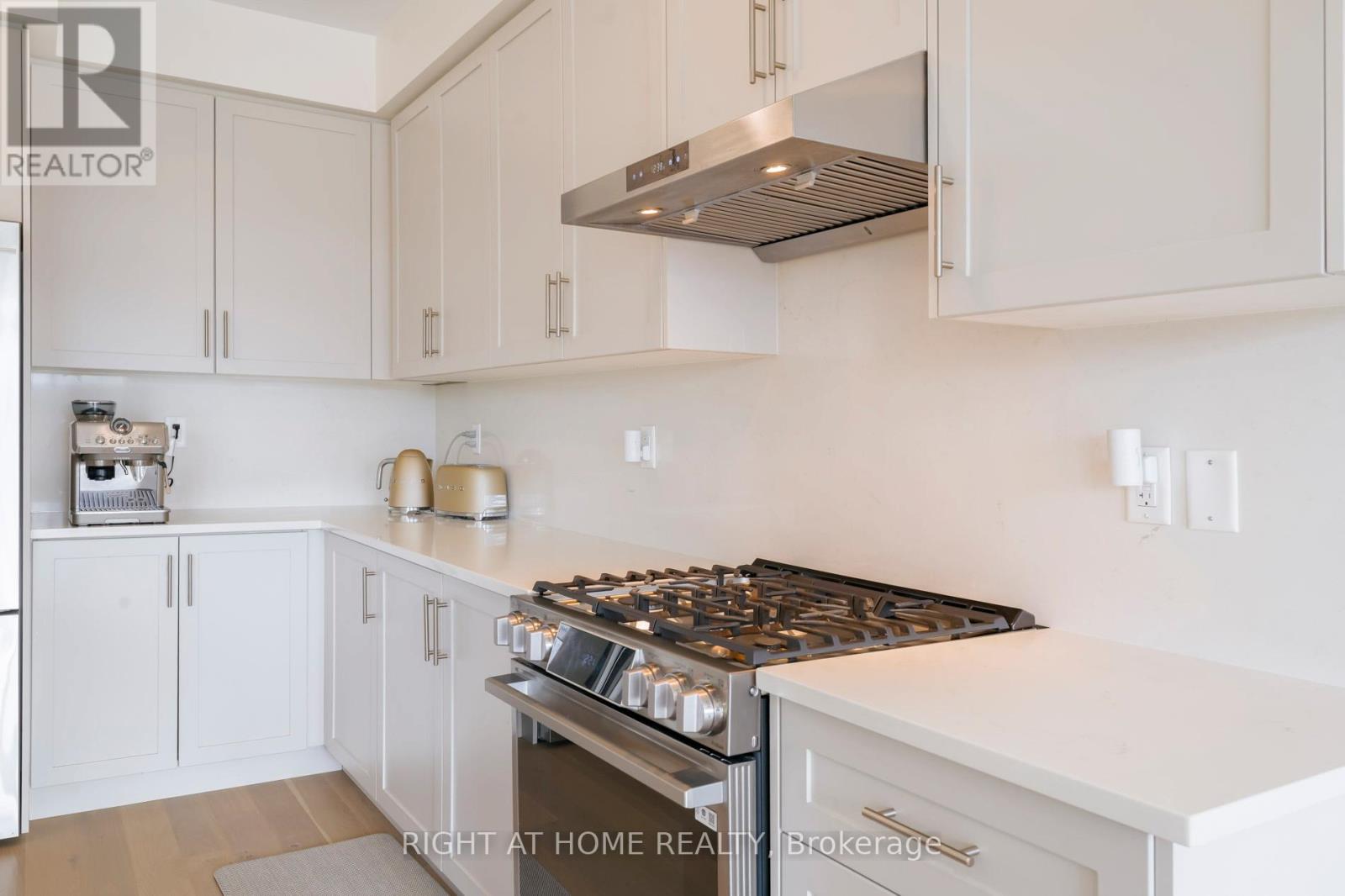 14 Velvet Drive, Whitby, Ontario  L1P 0P6 - Photo 9 - E12504844