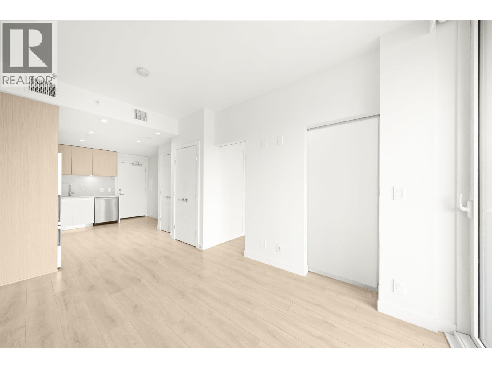 404 567 Clarke Road, Coquitlam, British Columbia  V3J 0K7 - Photo 5 - R3064013