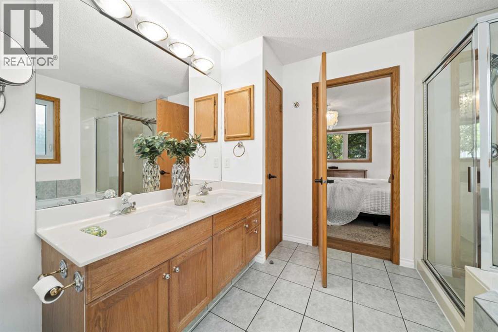 177 Hidden Vale Close Nw, Calgary, Alberta  T3A 5C7 - Photo 19 - A2262539