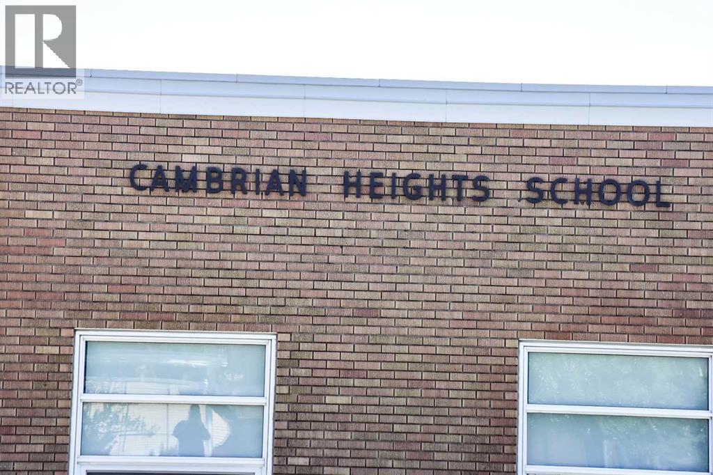 1140 Trafford Drive Nw, Calgary, Alberta  T2K 2T8 - Photo 20 - A2265216