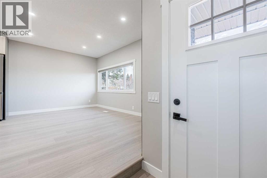 8428 Berkley Road Nw, Calgary, Alberta  T3K 1B4 - Photo 8 - A2268437