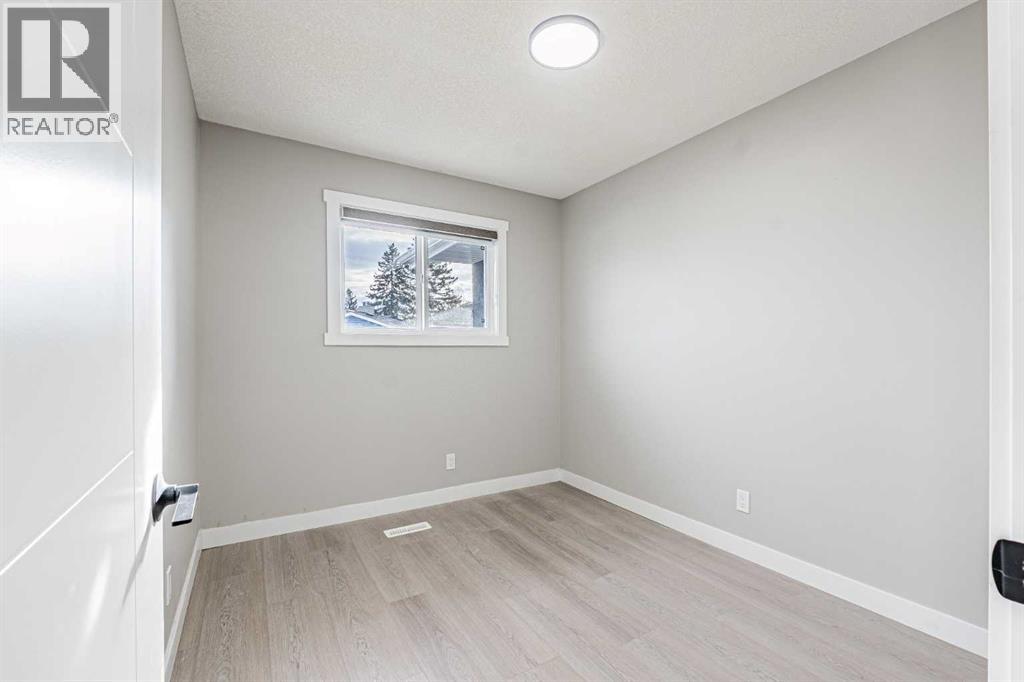 8428 Berkley Road Nw, Calgary, Alberta  T3K 1B4 - Photo 23 - A2268437