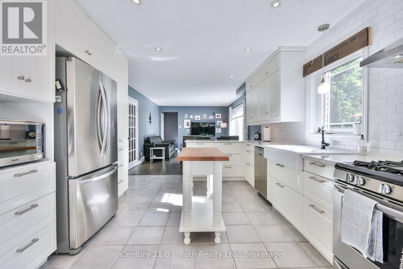 49 Sulky Drive, Penetanguishene, Ontario  L9M 1J4 - Photo 10 - S12455338