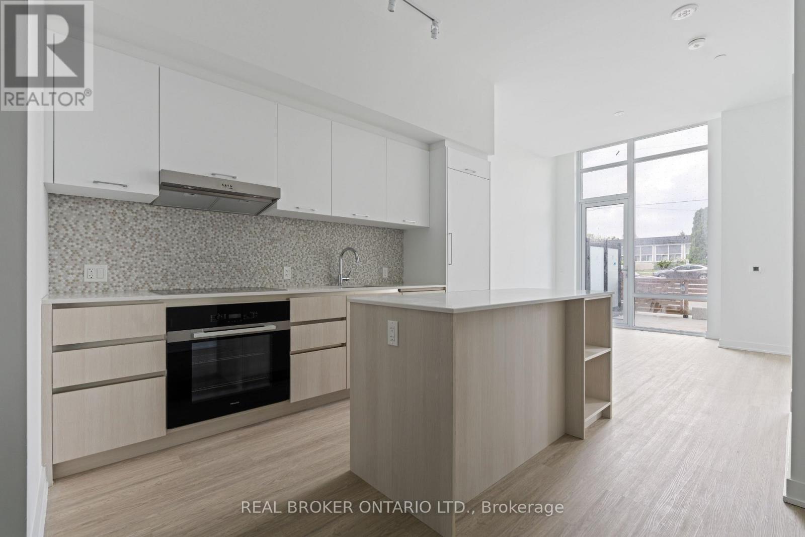 104 - 8188 Yonge Street, Vaughan, Ontario  L4J 0M2 - Photo 9 - N12504570