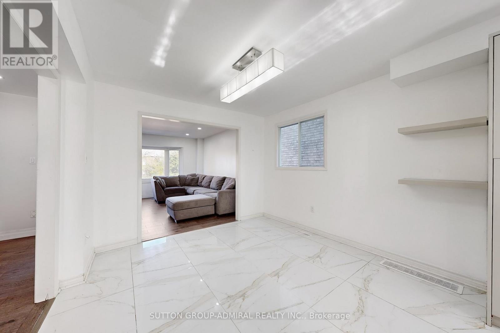 300 Charlton Avenue, Vaughan, Ontario  L4J 6H4 - Photo 13 - N12504602