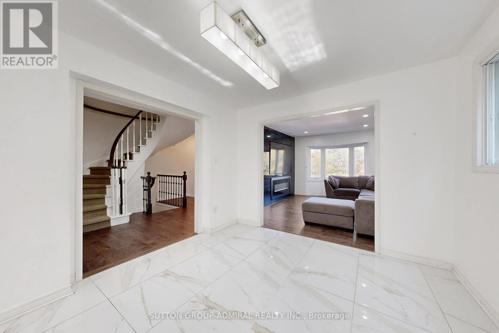 300 Charlton Avenue, Vaughan, Ontario  L4J 6H4 - Photo 14 - N12504602