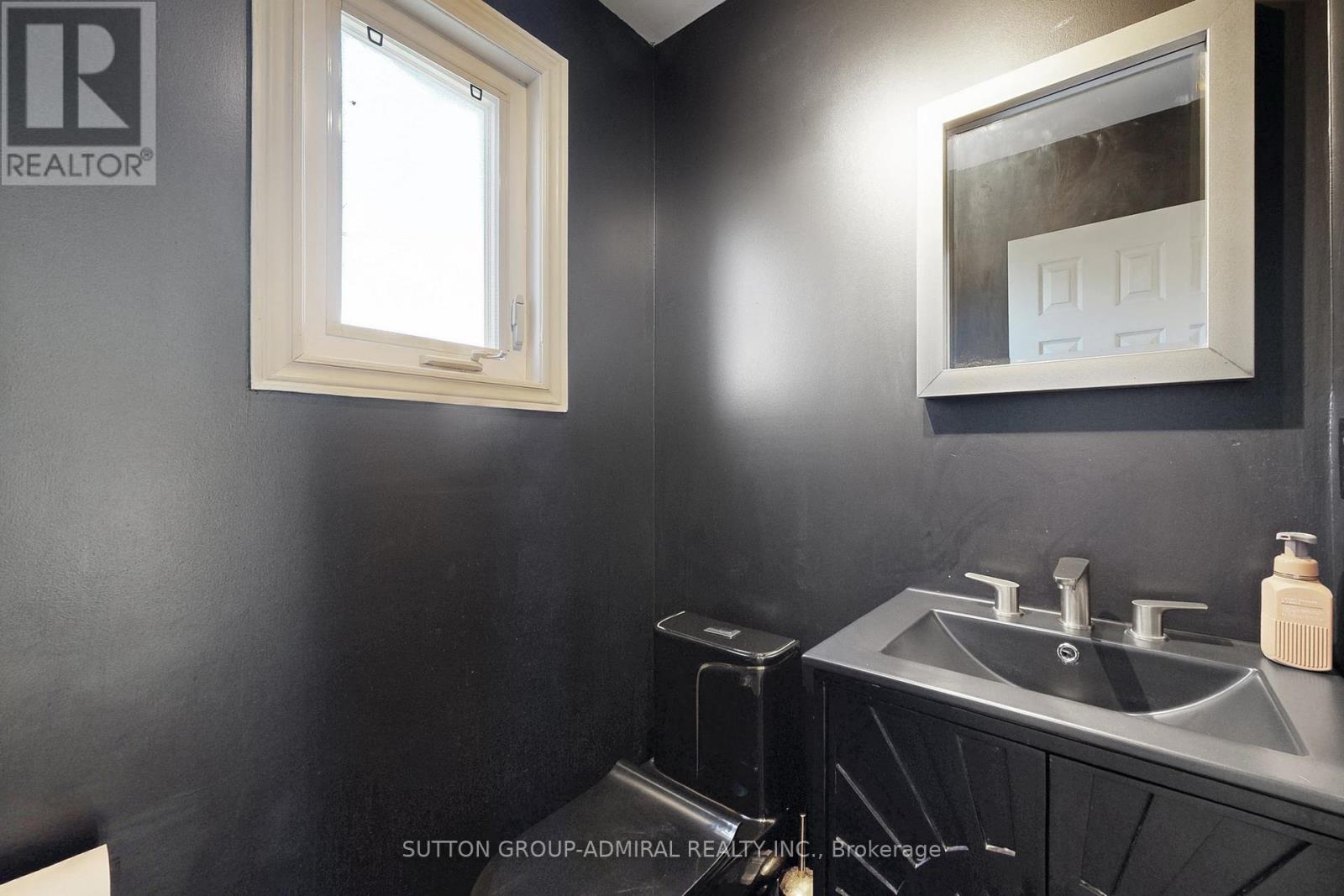 300 Charlton Avenue, Vaughan, Ontario  L4J 6H4 - Photo 15 - N12504602