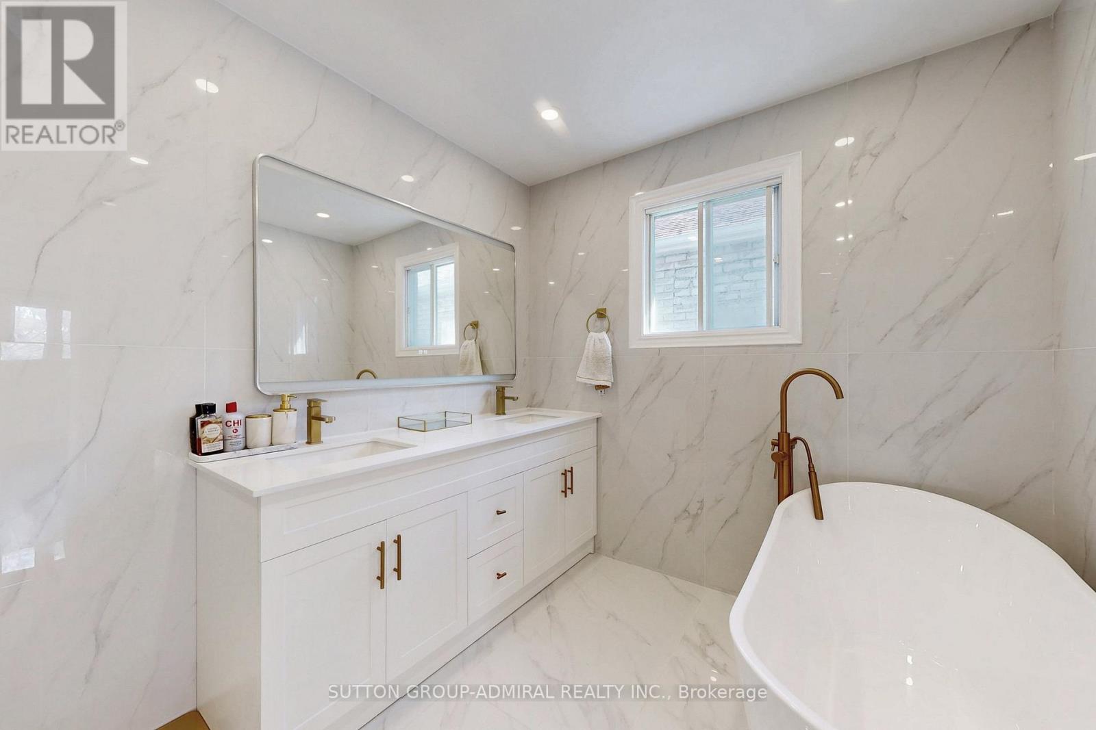 300 Charlton Avenue, Vaughan, Ontario  L4J 6H4 - Photo 19 - N12504602