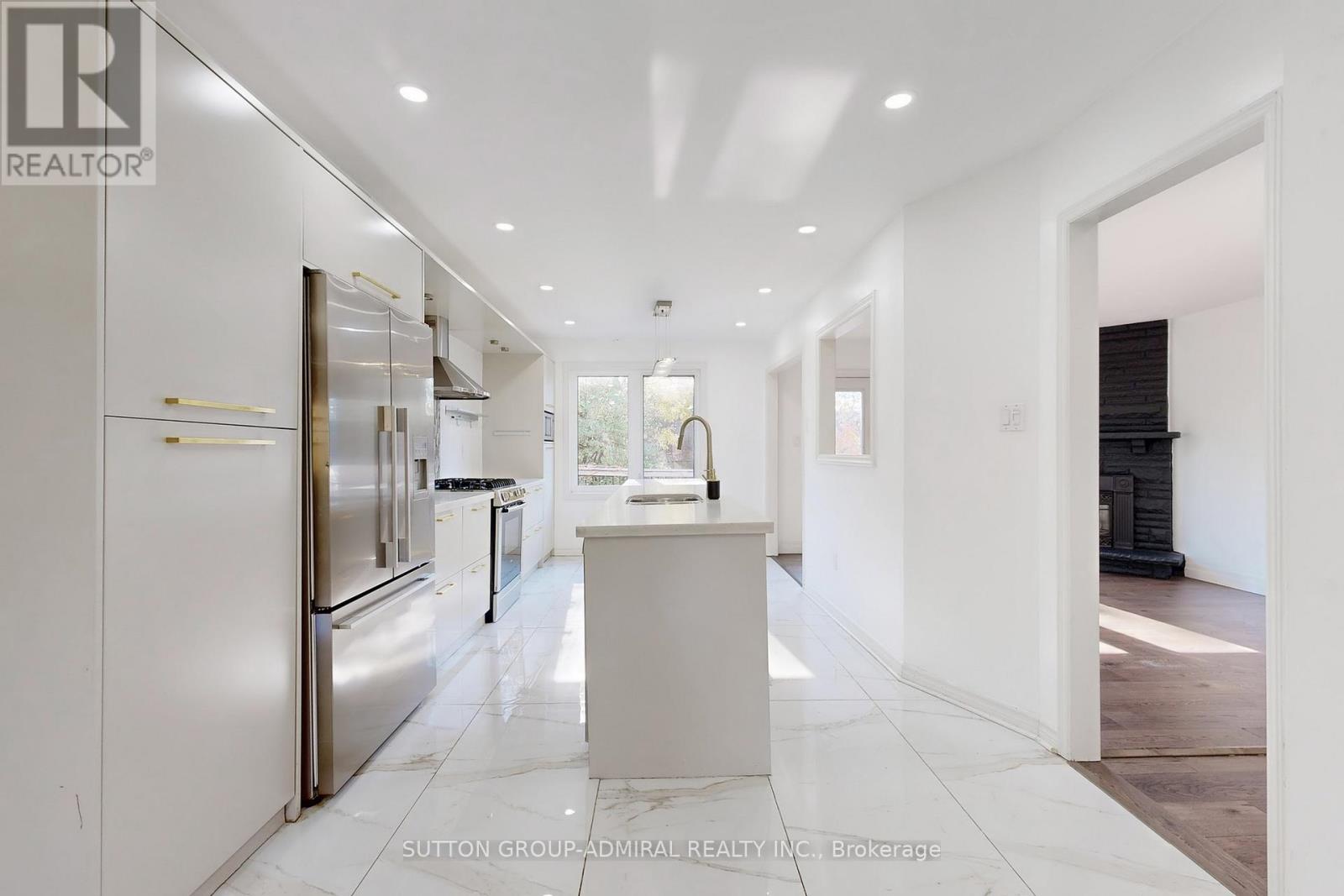 300 Charlton Avenue, Vaughan, Ontario  L4J 6H4 - Photo 5 - N12504602