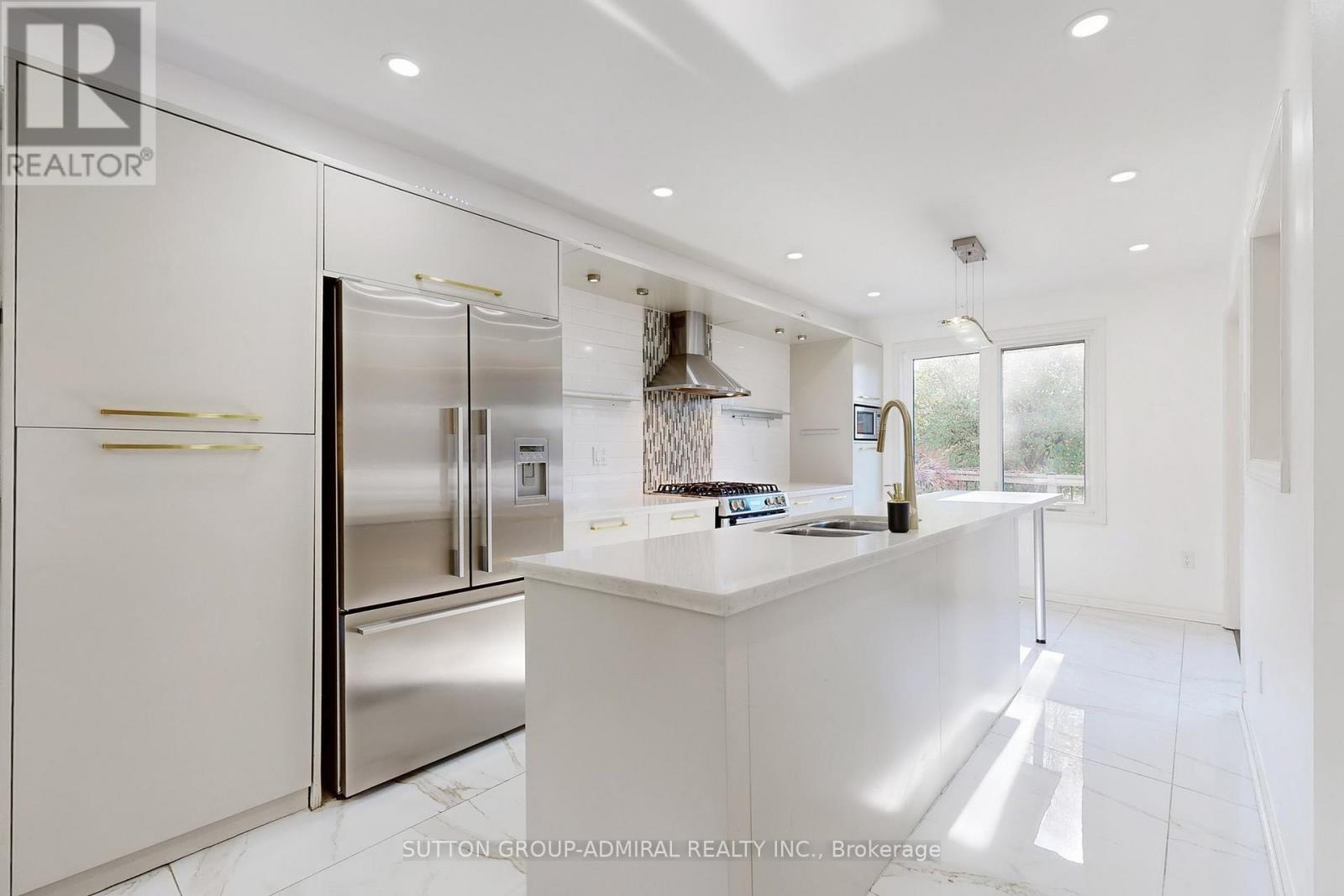 300 Charlton Avenue, Vaughan, Ontario  L4J 6H4 - Photo 6 - N12504602