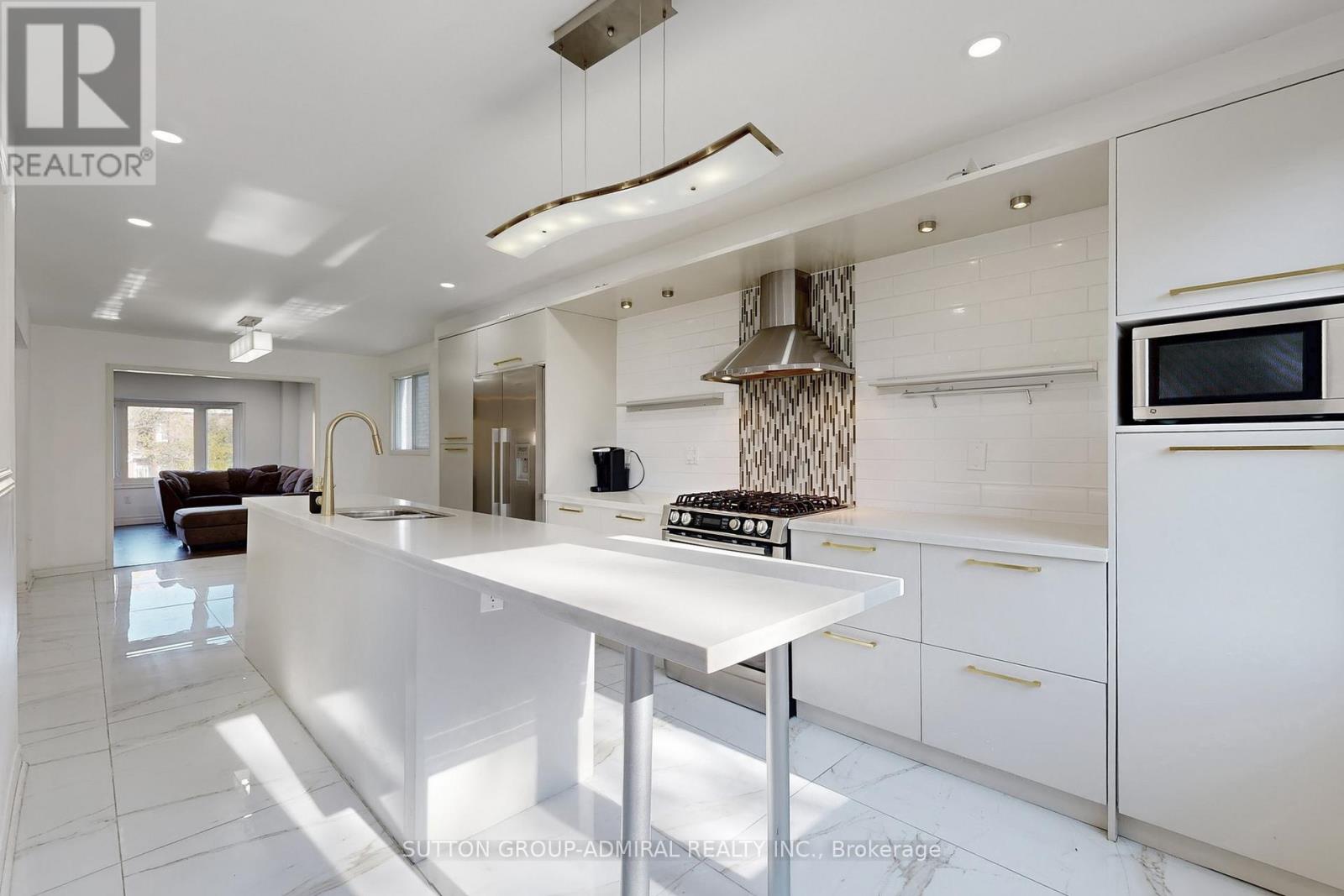 300 Charlton Avenue, Vaughan, Ontario  L4J 6H4 - Photo 7 - N12504602