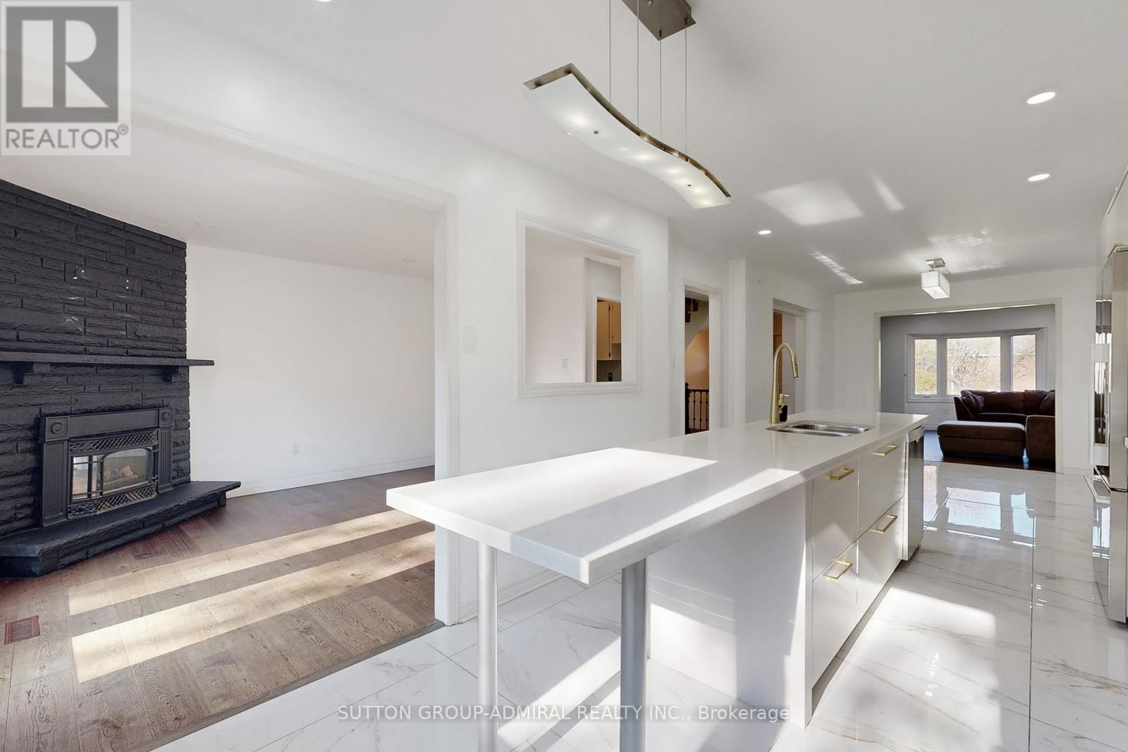 300 Charlton Avenue, Vaughan, Ontario  L4J 6H4 - Photo 8 - N12504602