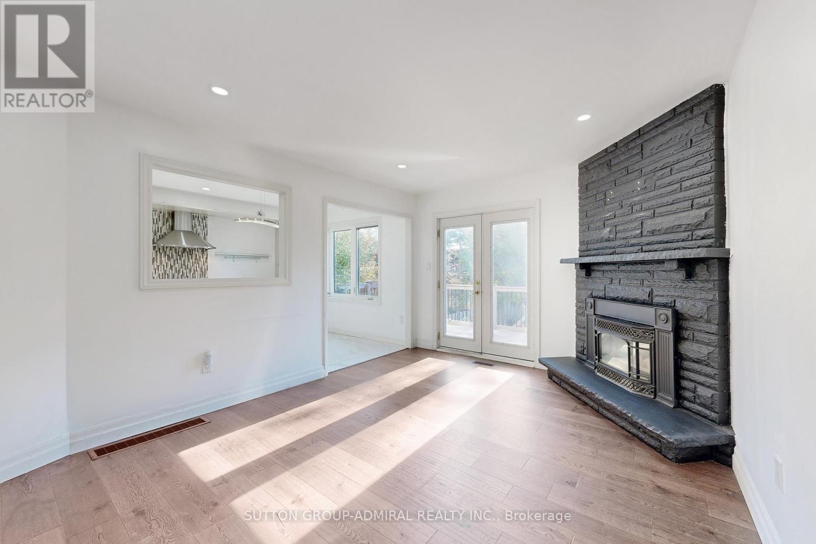 300 Charlton Avenue, Vaughan, Ontario  L4J 6H4 - Photo 9 - N12504602