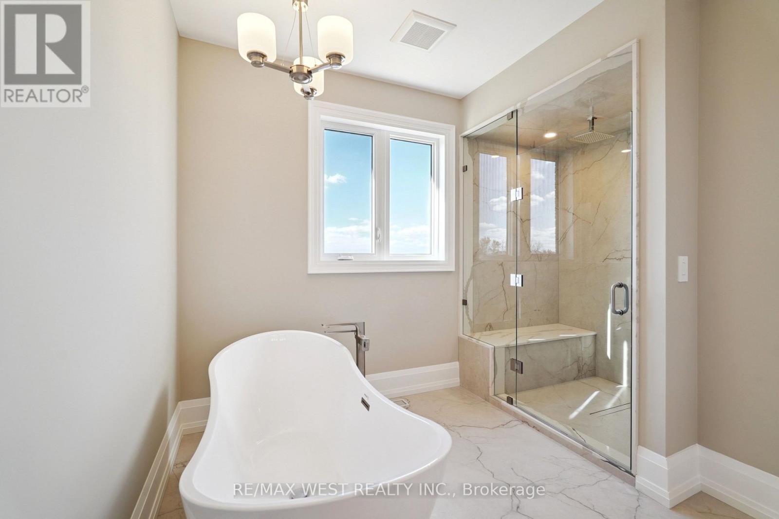 29 W Dykie Court, Bradford West Gwillimbury (Bradford), Ontario  L3Z 0Y1 - Photo 16 - N12504628