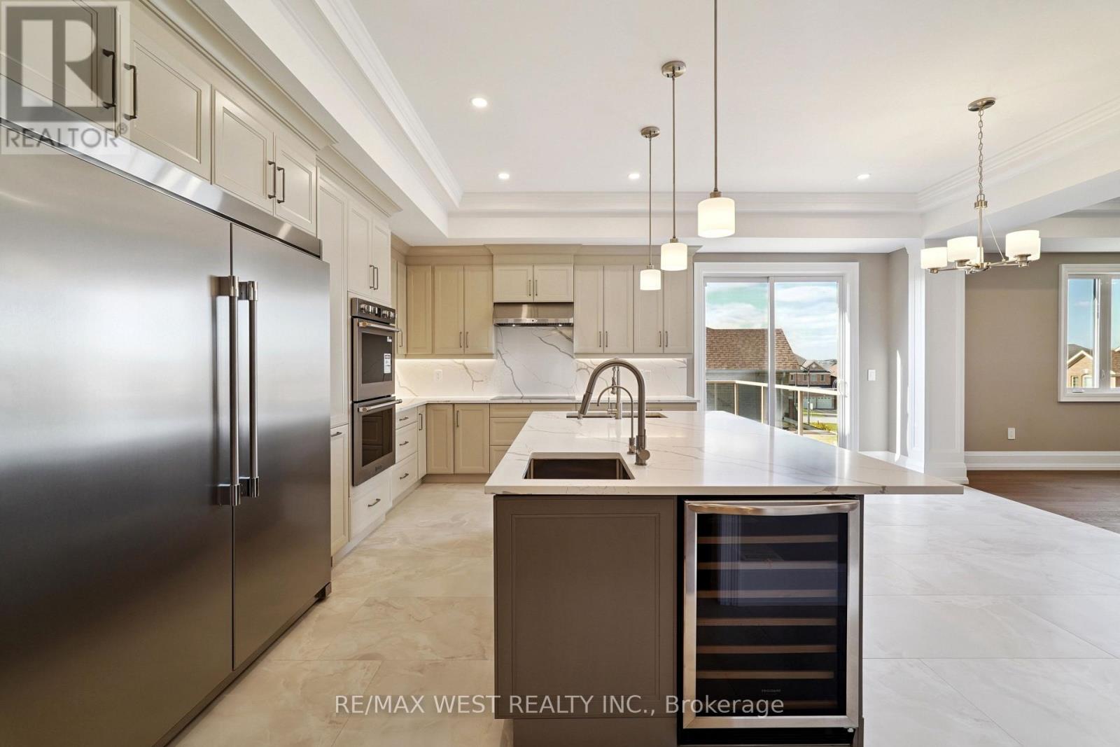 29 W Dykie Court, Bradford West Gwillimbury (Bradford), Ontario  L3Z 0Y1 - Photo 9 - N12504628