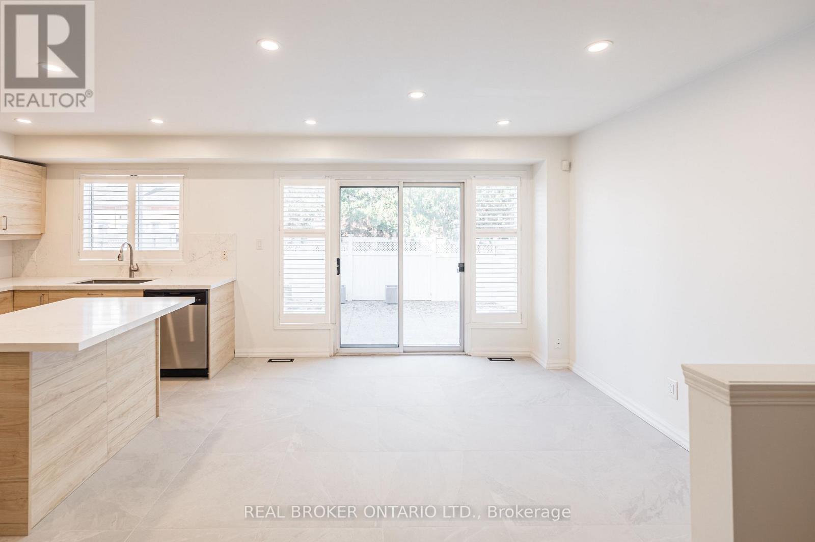 25 Arundel Drive, Vaughan, Ontario  L4H 2W6 - Photo 7 - N12504650