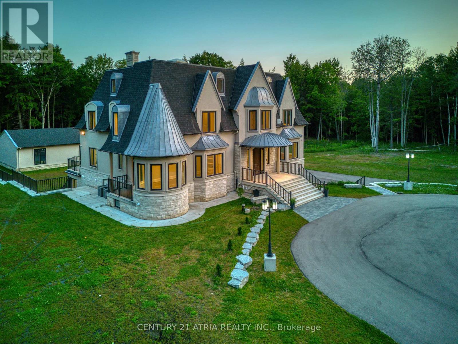 3225 Davis Drive, Whitchurch-Stouffville, Ontario  L4A 2P8 - Photo 3 - N12504694