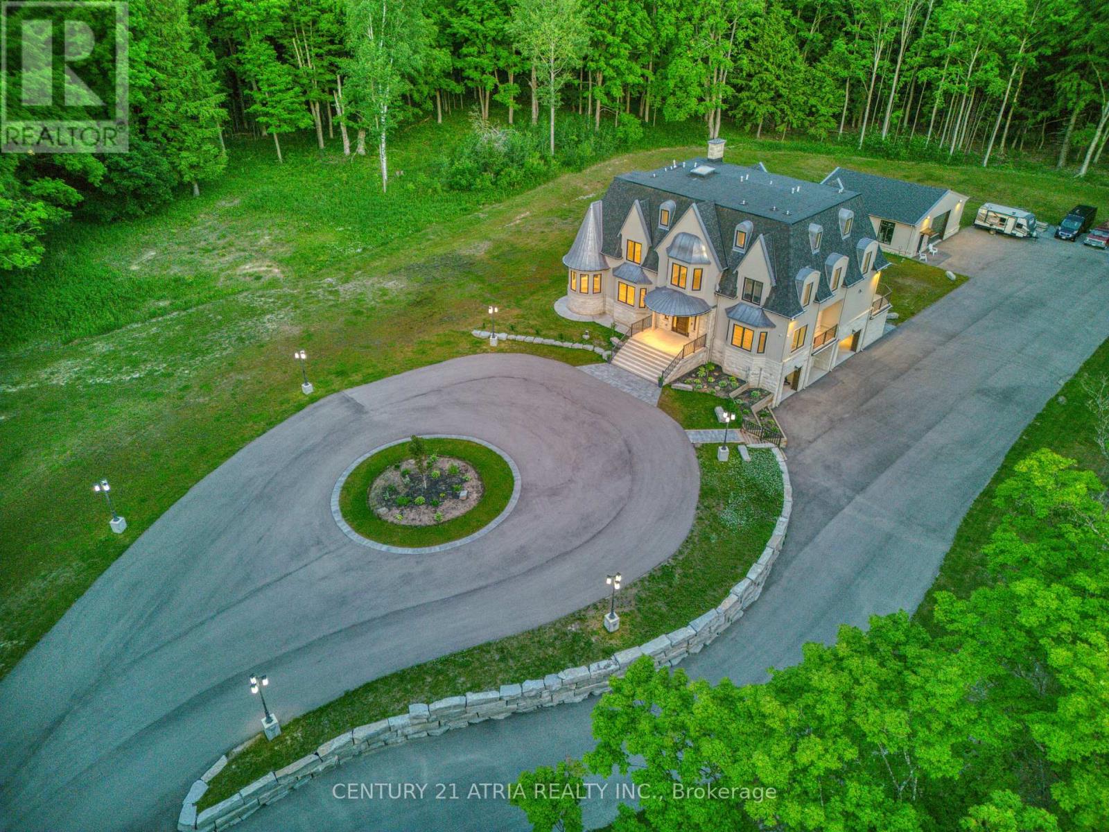 3225 Davis Drive, Whitchurch-Stouffville, Ontario  L4A 2P8 - Photo 4 - N12504694