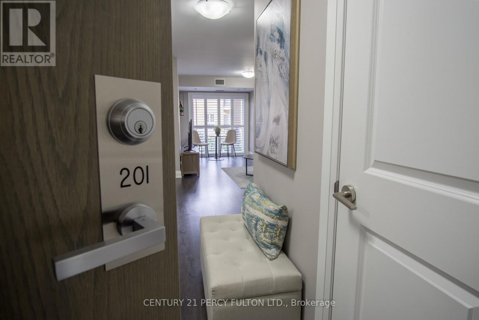 201 - 481 Rupert Avenue, Whitchurch-Stouffville, Ontario  L4A 1Y7 - Photo 2 - N12487253