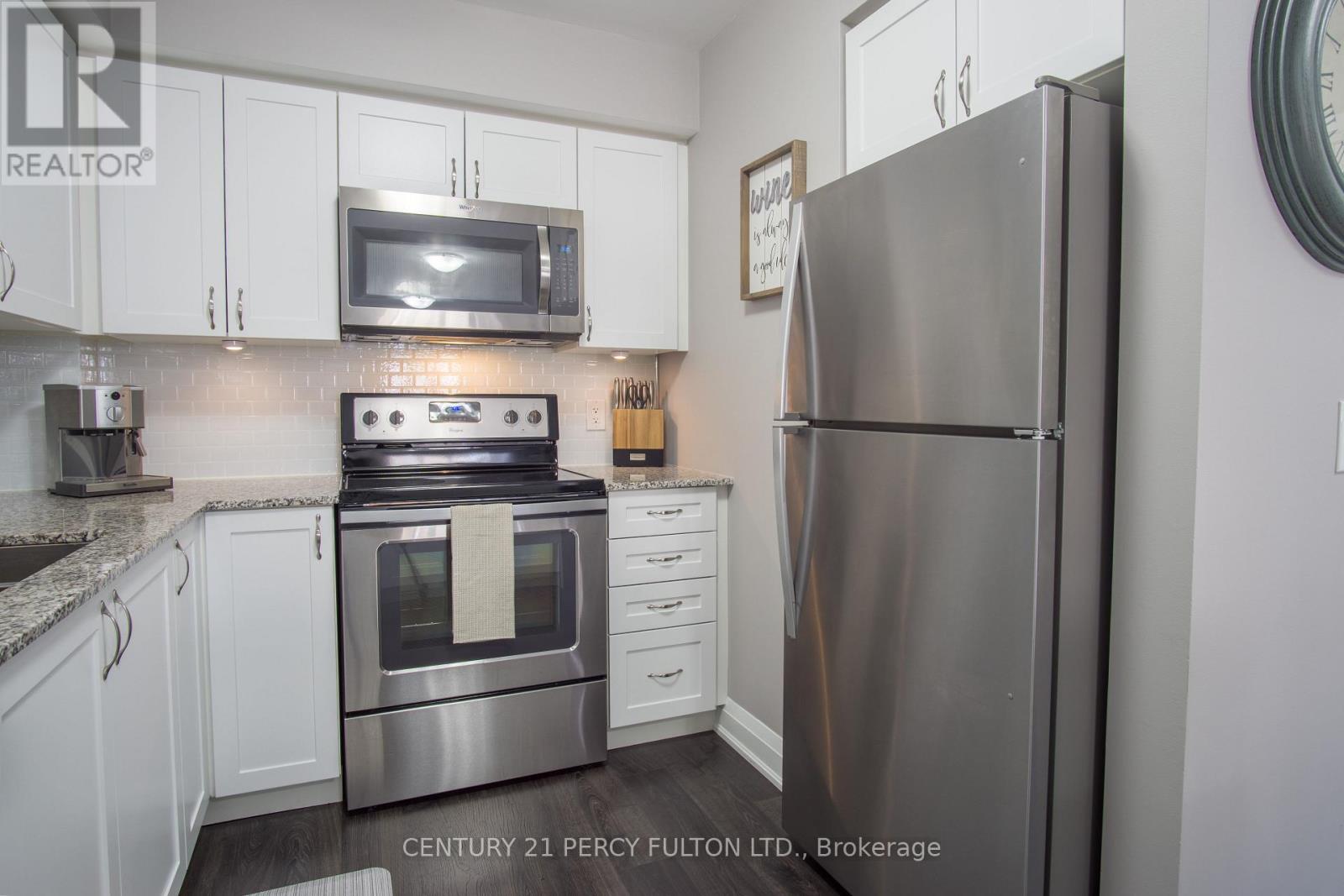 201 - 481 Rupert Avenue, Whitchurch-Stouffville, Ontario  L4A 1Y7 - Photo 5 - N12487253