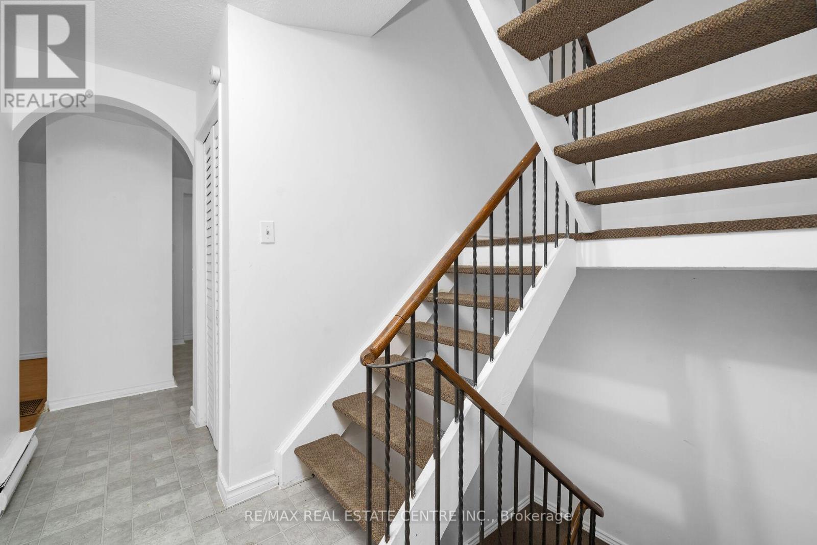 28 Adamson Street S, Halton Hills, Ontario  L0P 1K0 - Photo 12 - W12503534