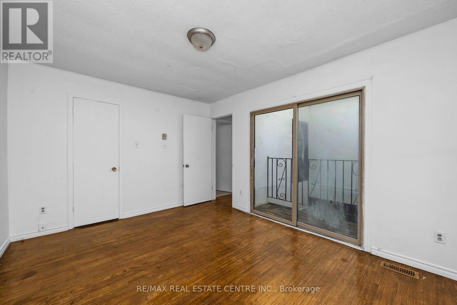 28 Adamson Street S, Halton Hills, Ontario  L0P 1K0 - Photo 13 - W12503534