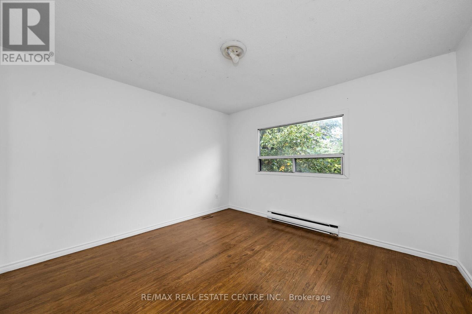 28 Adamson Street S, Halton Hills, Ontario  L0P 1K0 - Photo 17 - W12503534