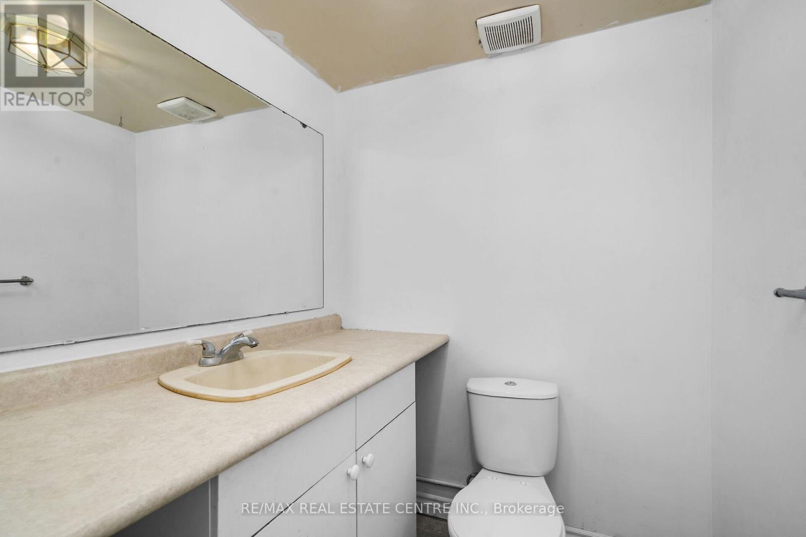 28 Adamson Street S, Halton Hills, Ontario  L0P 1K0 - Photo 22 - W12503534