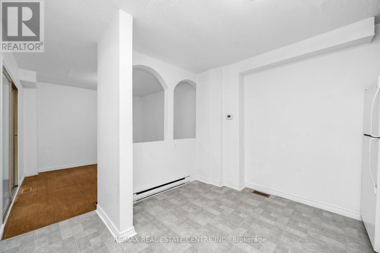 28 Adamson Street S, Halton Hills, Ontario  L0P 1K0 - Photo 7 - W12503534