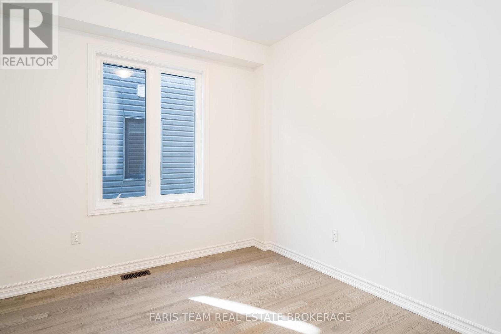 89 Berkely Street, Wasaga Beach, Ontario  L9Z 2N5 - Photo 25 - S12504566